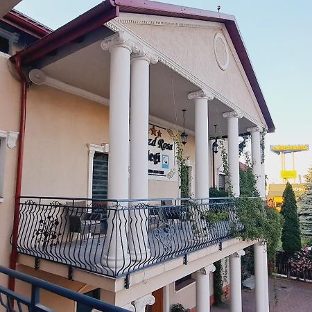Hotel Rezydencja Rosa Przemyśl Esterno foto