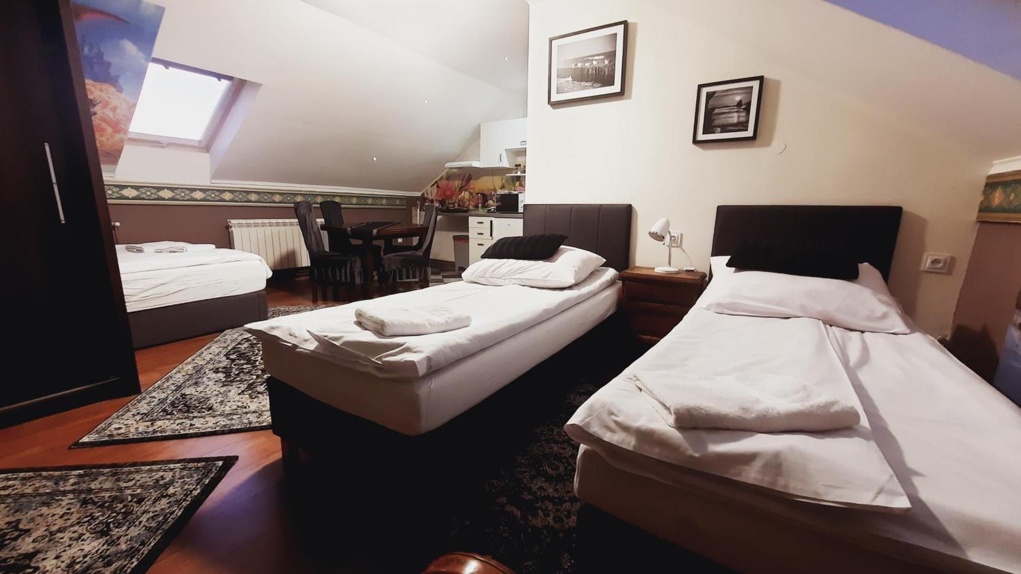 Hotel Rezydencja Rosa Przemyśl Esterno foto