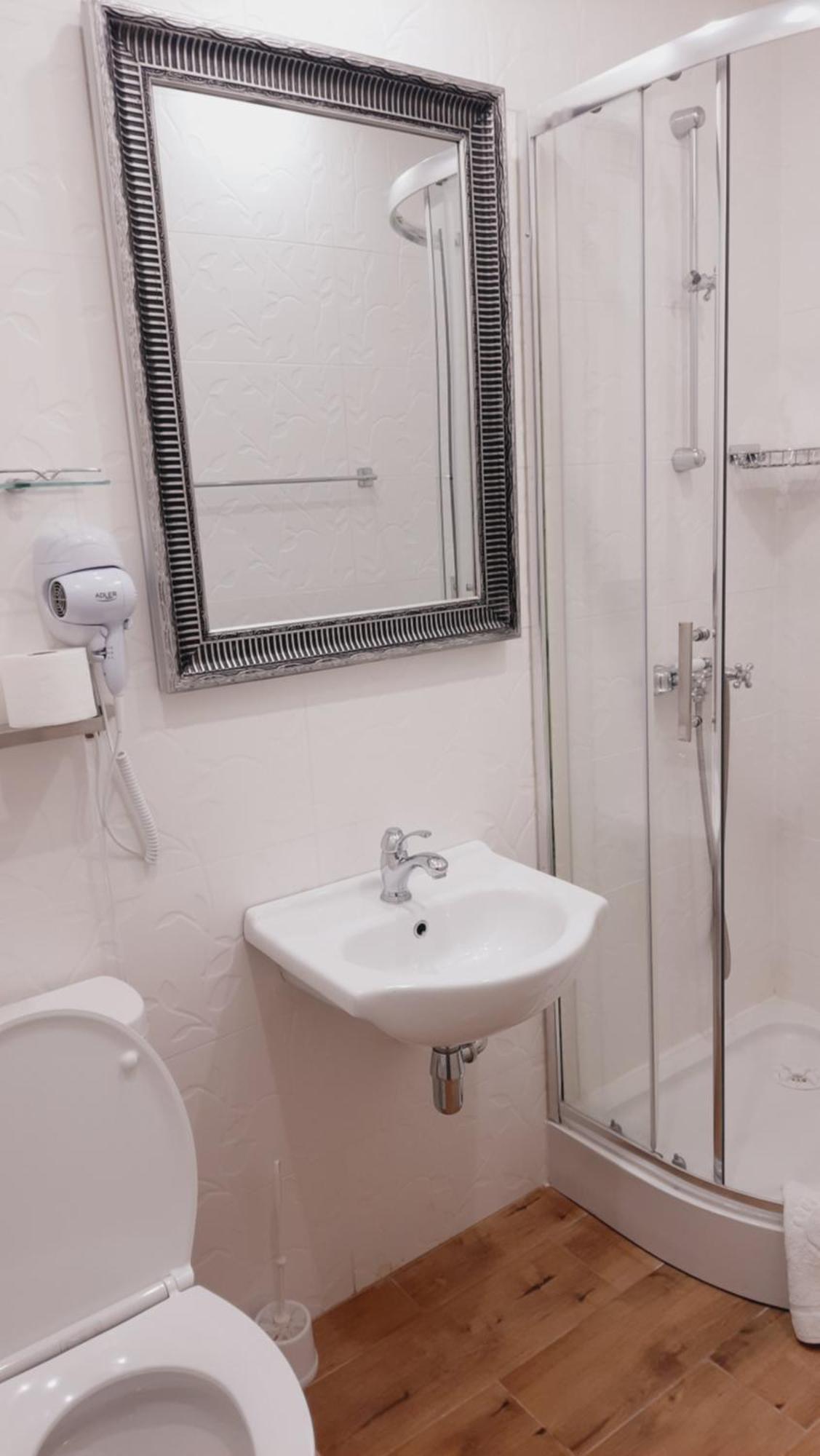 Hotel Rezydencja Rosa Przemyśl Esterno foto