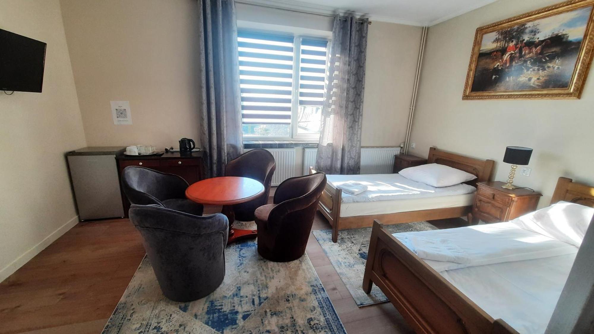 Hotel Rezydencja Rosa Przemyśl Esterno foto