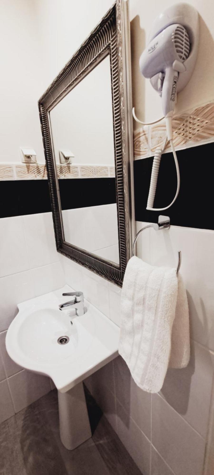 Hotel Rezydencja Rosa Przemyśl Esterno foto