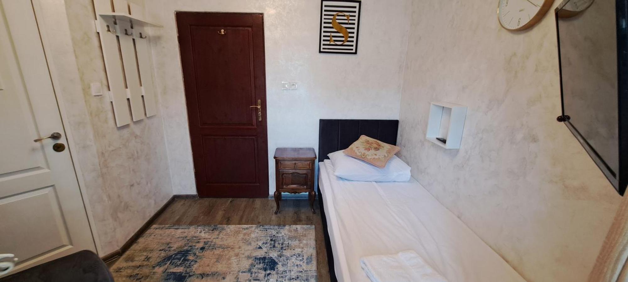 Hotel Rezydencja Rosa Przemyśl Esterno foto