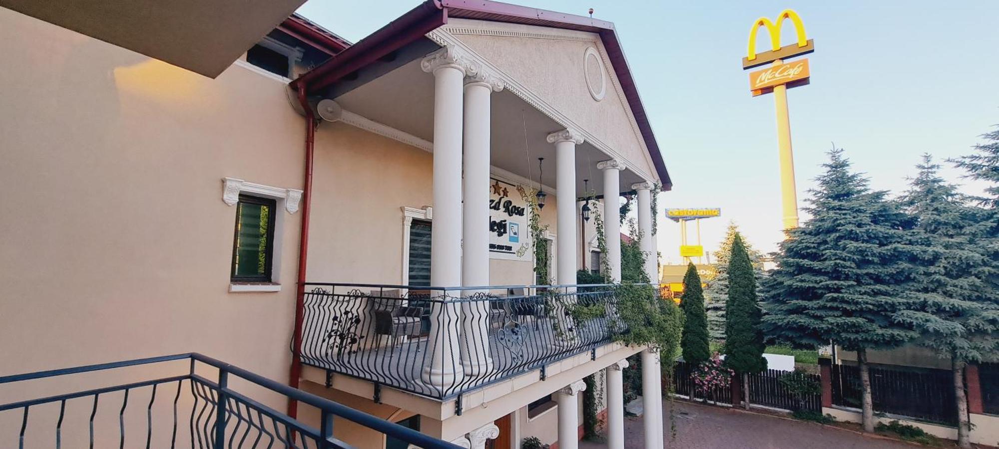Hotel Rezydencja Rosa Przemyśl Esterno foto